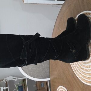 Me Too Sydney Black Suede Wedge Lace-up knee High Boot, SIZE 8